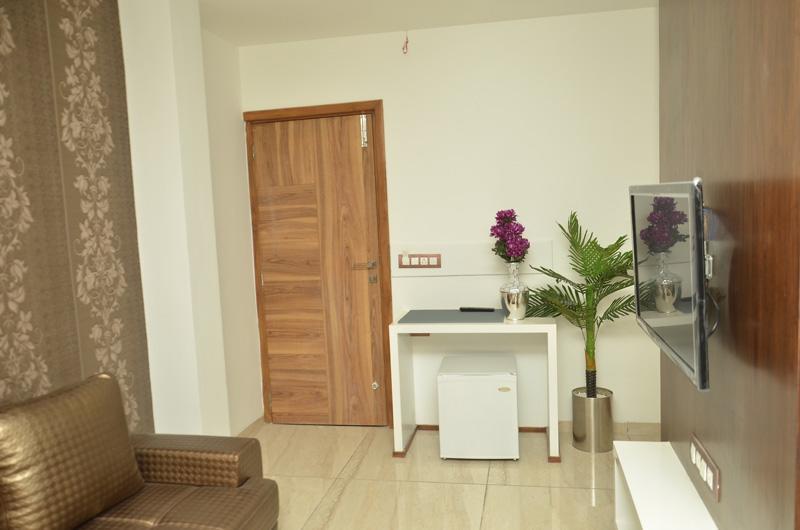Hotel The Grand Parshwanath Sankeshvar Exterior photo